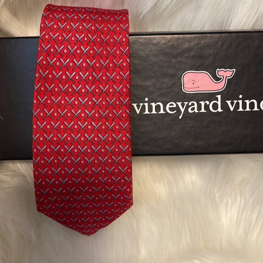 EUC - Vineyards Vines Baseball-theme necktie